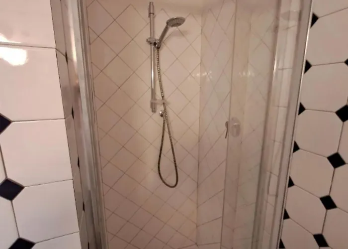 Leone Flat * Florencie