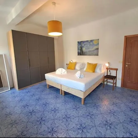 Leone Flat * Florencia